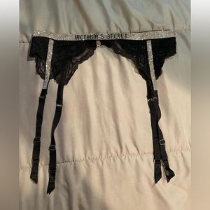 Victoria secret lace garter belt brand new without tags